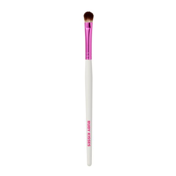 Ruby Kisses  Small Eyeshadow Brush
